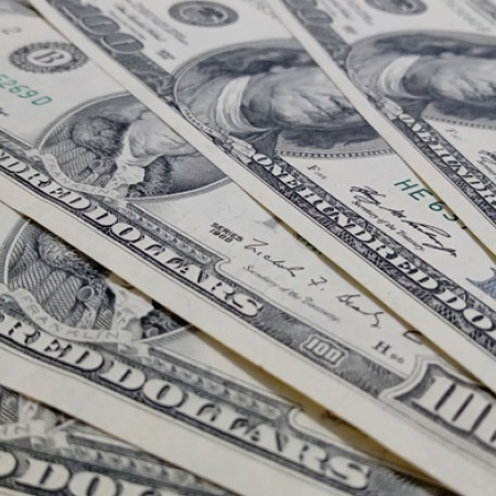 “El dólar puede estar menos de 1.000 en el largo plazo, pero hoy tomar 1.000 como base es razonable", sostuvo economista