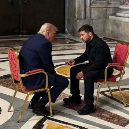Trump y Zelensky se reúnen al margen del funeral del papa Francisco