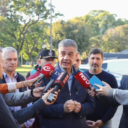 Megaoperativo en Chacarita: la Ciudad desalojó a 5 mil manteros que ocupaban el Parque Los Andes