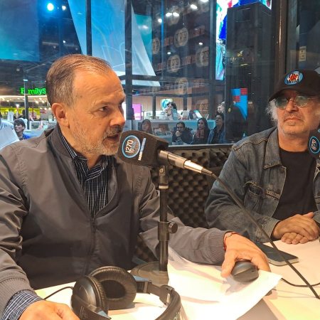 Gustavo Sylvestre presentó su libro sobre "Pepe" Mujica