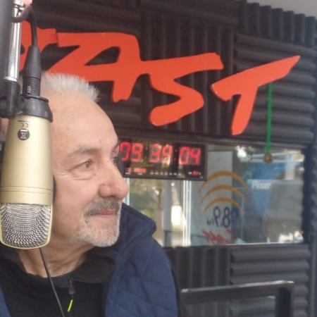"La derecha se juega todo en CABA", dijo Jorge Joury por la FM 98.9 y Pinamar TV