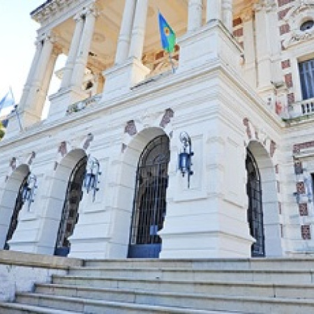 Provincia de Buenos Aires acordó con las y los representantes gremiales docentes un aumento escalonado de 10%