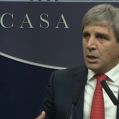 El Gobierno anuncia las medidas para incentivar el uso de los dólares