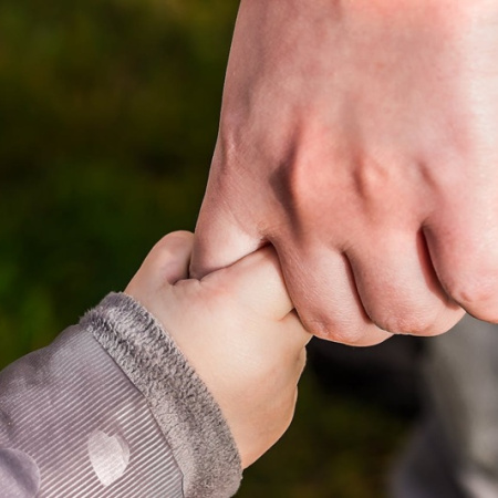Convocan a familias platenses a brindar cuidado temporal a niños en situación de vulnerabilidad