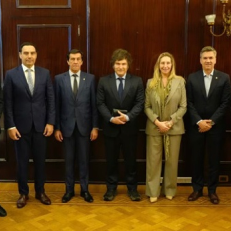 Reunión clave del Consejo de Mayo: marco tributario y reforma laboral en agenda