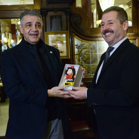 Un encuentro en el Tortoni entre Madrid y la Ciudad para seguir trabajando en el intercambio cultural
