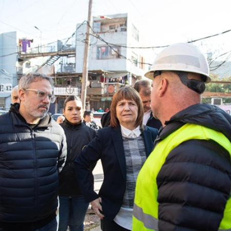Bullrich y Valenzuela presentaron en Tres de Febrero los resultados de operativos contra el robo automotor vinculados a aplicaciones virtuales
