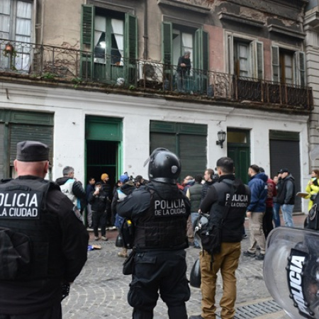 Desalojo de un inmueble ocupado hace años en pleno Casco Histórico en CABA