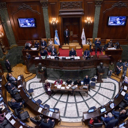 Jubilados porteños que cobren 2.5 jubilaciones mínimas viajarán sin costo en subte: "No afecta equilibrio fiscal", dijo Macri