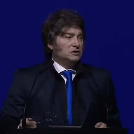 Milei sostuvo que Tres de Febrero es el Municipio con menos empleados por habitantes, y Passaglia lo desmintió: "San Nicolás tiene la mejor gestión"