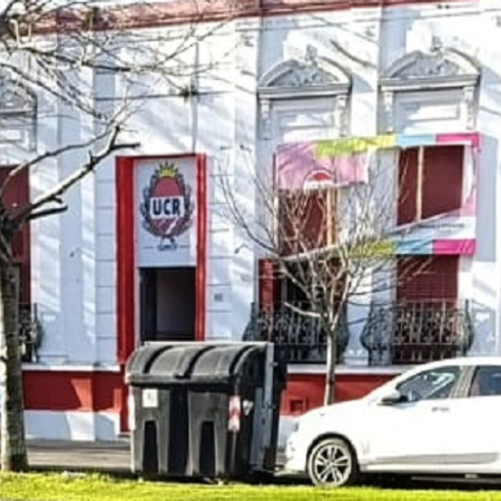 Somos Buenos Aires: Produjeron destrozos en cartelería de un comité radical de La Plata