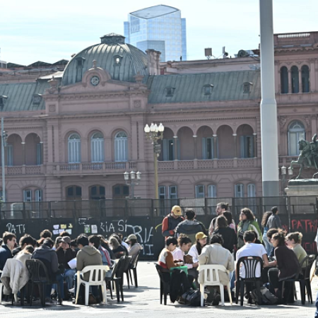Los docentes universitarios rechazan el veto de Milei con paro y movilización
