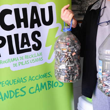 En La Plata promueven el reciclaje de pilas y aceite vegetal para reducir la contaminación