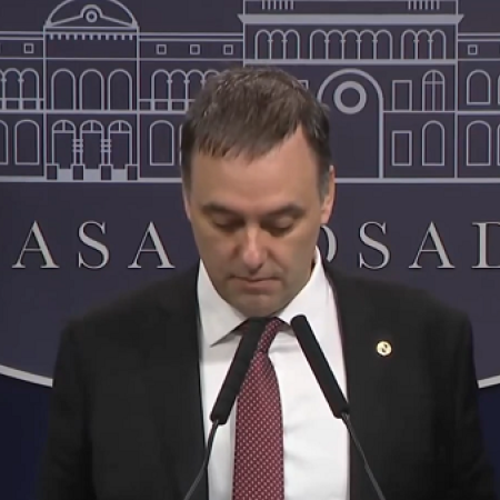 Adorni se despega de Espert: “No soy su vocero, pero debe dar respuestas”