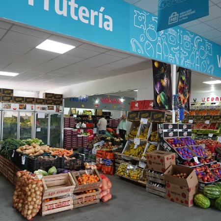 Con promociones y ofertas, el Mercado Bonaerense Fijo La Plata renovó su lista de precios