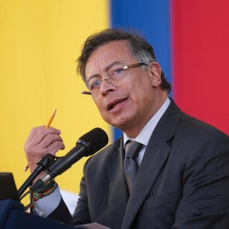 Presidente Petro acusa a Estados Unidos de asesinar a pescador colombiano durante bombardeos en mar Caribe