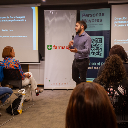 Red Activa, la iniciativa porteña para acompañar a personas mayores en situación de vulnerabilidad, incorpora a Farmacity