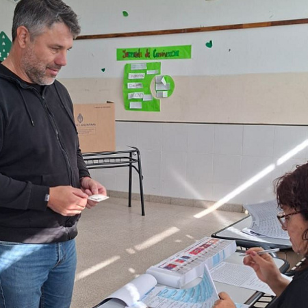 Hourcade: “Votar es la forma más directa de hacernos escuchar y fortalecer la democracia”
