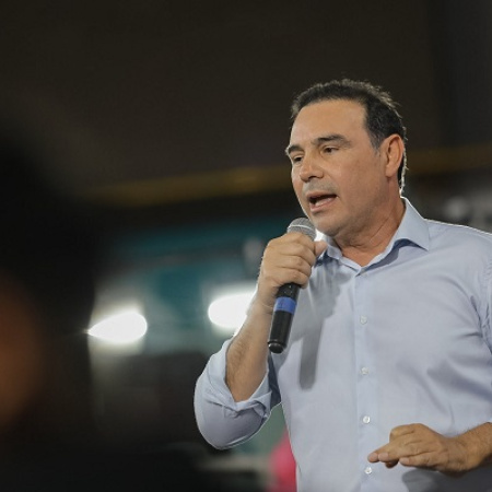 Valdés aparece como el mejor gobernador, y Ulpiano Suárez como el mejor intendente, según encuesta