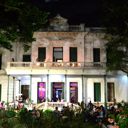 UNLP: Ingeniería abre sus puertas para una noche de ciencia, historia y magia bajo la luna