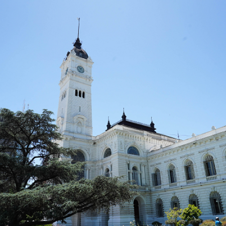 Aniversario de La Plata: cómo funcionarán transporte, residuos y atención pública