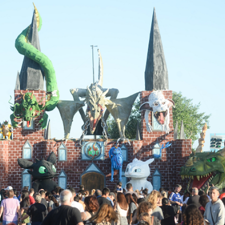 La Municipalidad de La Plata abrió la inscripción de muñecos para la tradicional quema de fin de año