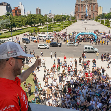 Alak recibió a pilotos del TC y la ciudad palpita el Gran Premio Coronación
