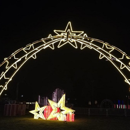Buenos Aires vive la magia de la Navidad con jardines lumínicos y desfiles