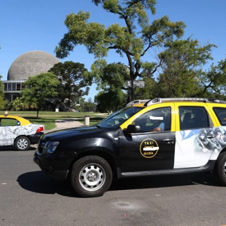 CABA da créditos blandos para que taxistas, remiseros y repartidores en moto puedan comprar vehículos eléctricos