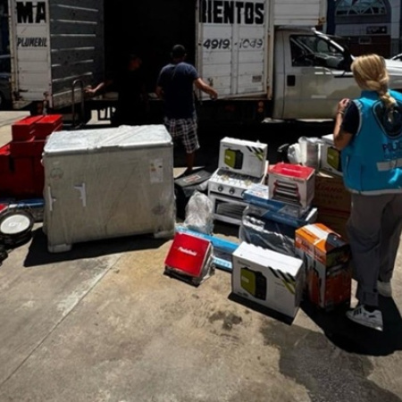 La Policía de la Ciudad donó elementos secuestrados a la Fundación Margarita Barrientos y al Hospital Garrahan