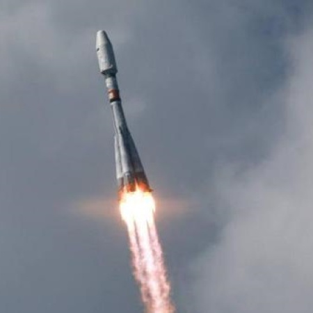 Rusia anuncia poner con éxito en órbita 52 satélites