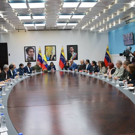 Delcy Rodríguez jura como presidenta encargada de Venezuela