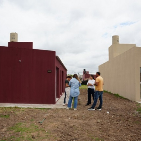 Kicillof avanza sobre obras frenadas por Nación y reactiva viviendas en Castelli