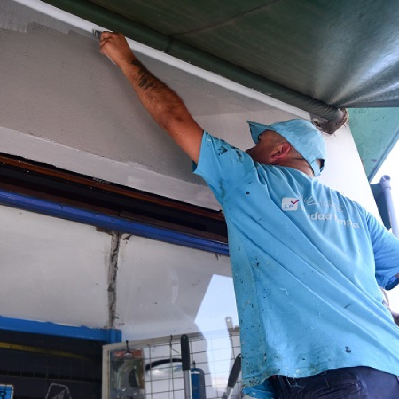 La Municipalidad de La Plata realizó nuevas mejoras en instituciones, comercios, viviendas y mobiliario