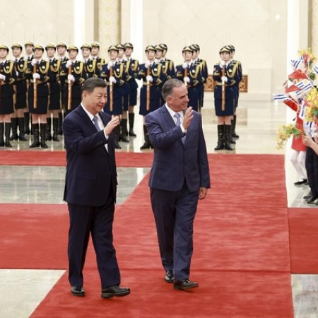 China y Uruguay exploran nuevas oportunidades de desarrollo económico y comercial mediante visita de Estado de presidente Orsi