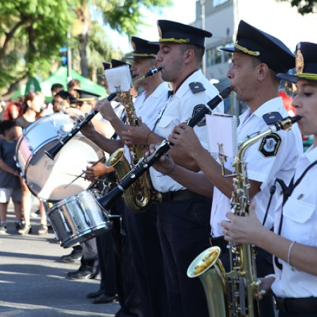 Los Hornos celebró su 143° aniversario con un colorido festejo para toda la familia