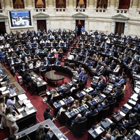 Diputados aprobó la reforma laboral con modificaciones y vuelve al Senado