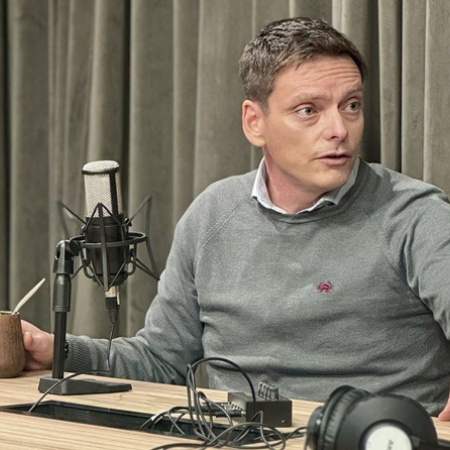 Nicoletti (UCR)  tras el discurso de Milei: "Es un espectáculo vergonzoso y autoritario"