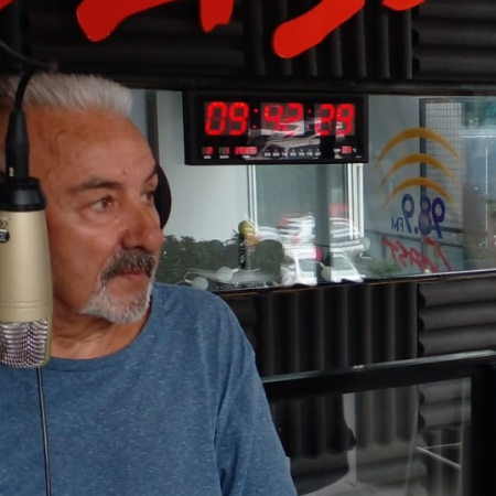 "Milei le puso nombre a golpistas", señaló Jorge Joury por la FM 98.9 y Pinamar TV