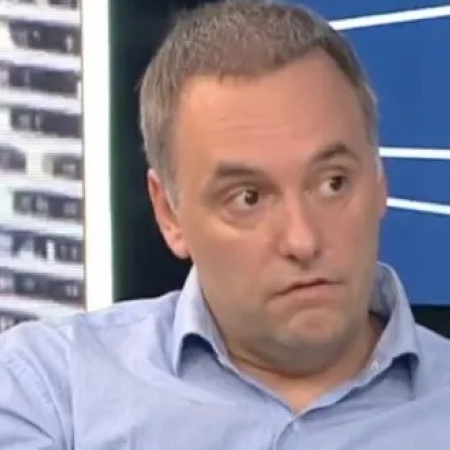 Adorni justificó su viaje en jet privado: "fue dinero familiar y no hay nada desproporcionado"