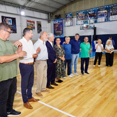 Alak inauguró el nuevo piso flotante del Centro de Fomento de Gonnet