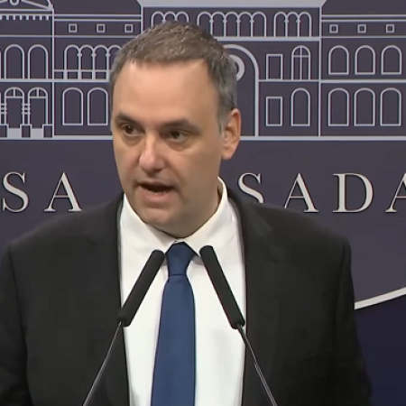 Nicolás Márquez pidió la renuncia de Manuel Adorni: “Su permanencia le hace daño al Gobierno”