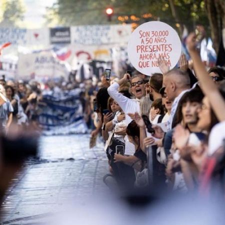 El mundo puso sus ojos en Argentina: Así reflejó la prensa internacional la histórica marcha a 50 años del golpe