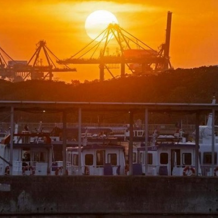 Costes de transporte marítimo se disparan ante las tensiones en el estrecho de Ormuz