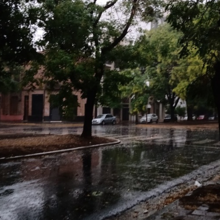 Establecen el nivel de alerta 'naranja' por tormentas en La Plata