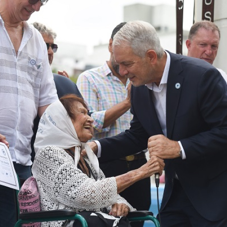 Alak participó de un emotivo acto homenaje a los caídos de Malvinas