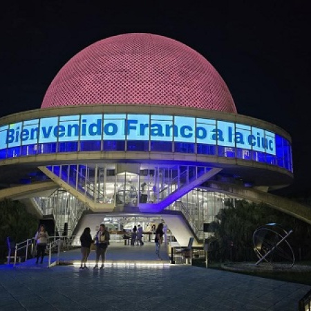 El Planetario le da la bienvenida a Franco Colapinto y la Ciudad palpita la fiesta de la F1