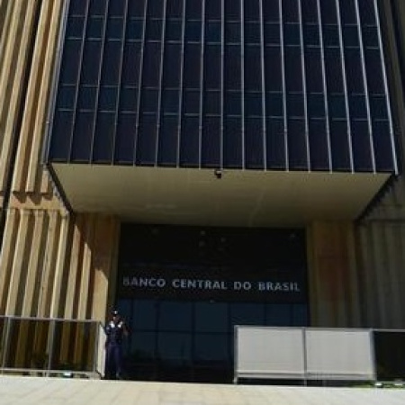 Banco Central de Brasil reduce tasa básica de interés a 14,50 %