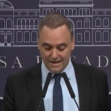 Adorni realizó conferencia de prensa, pero no dejaron entrar a TN y a El Trece