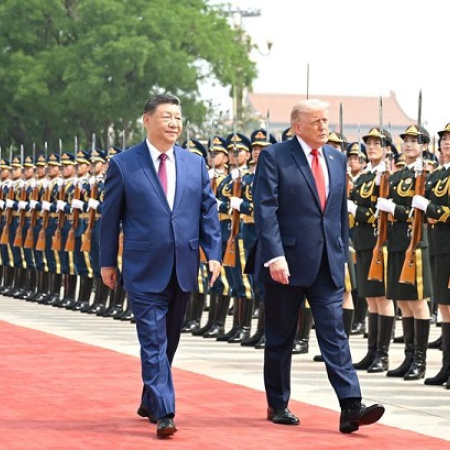 Xi y Trump sostienen reunión privada en Beijing